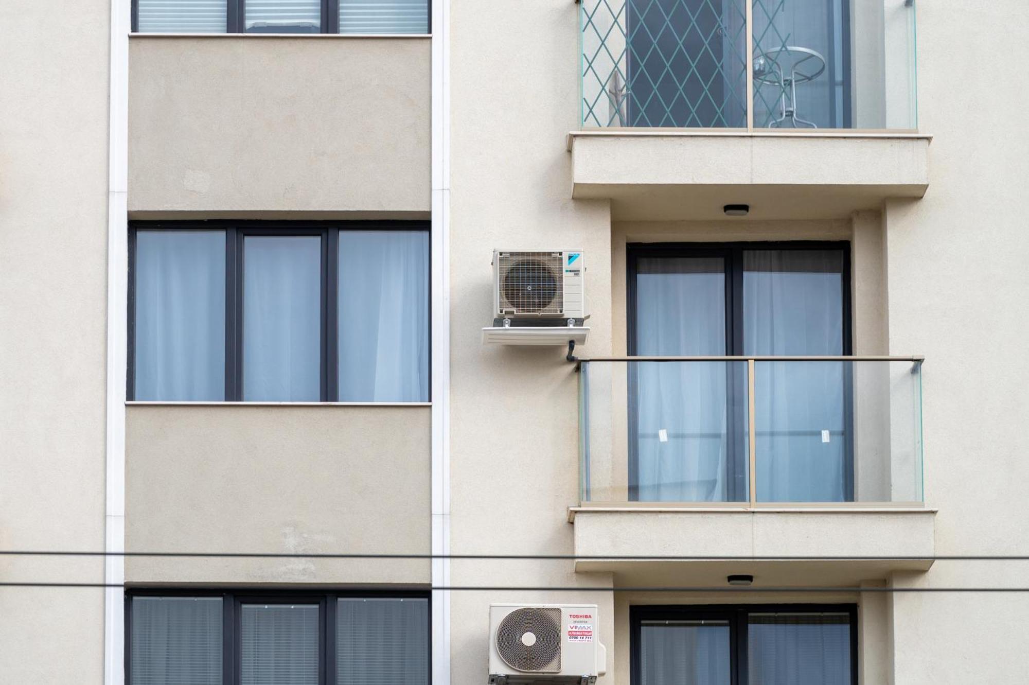 Sunny 1bdr Near Center Apartamento *