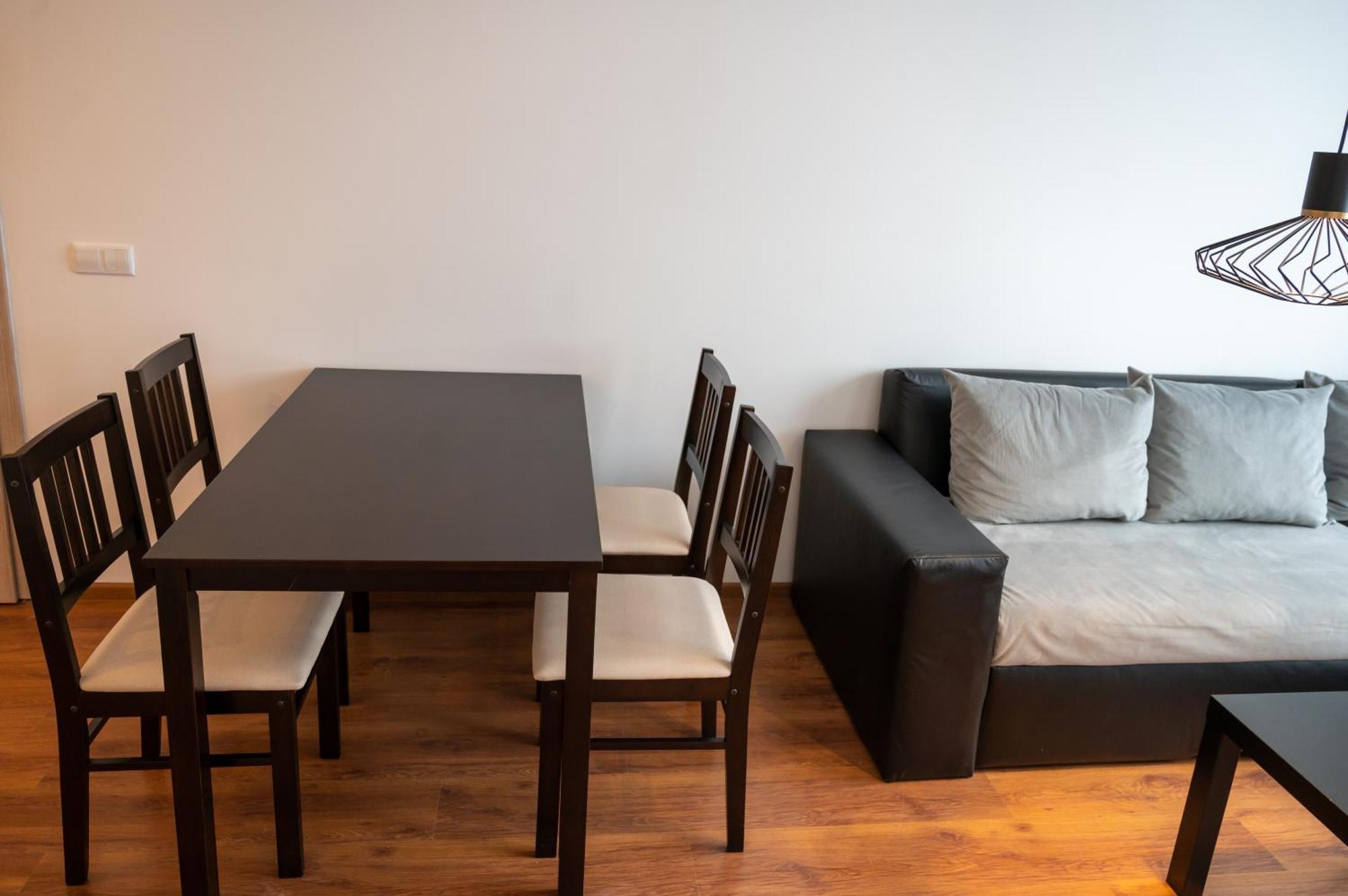 Apartment Sunny 1bdr Near Center *