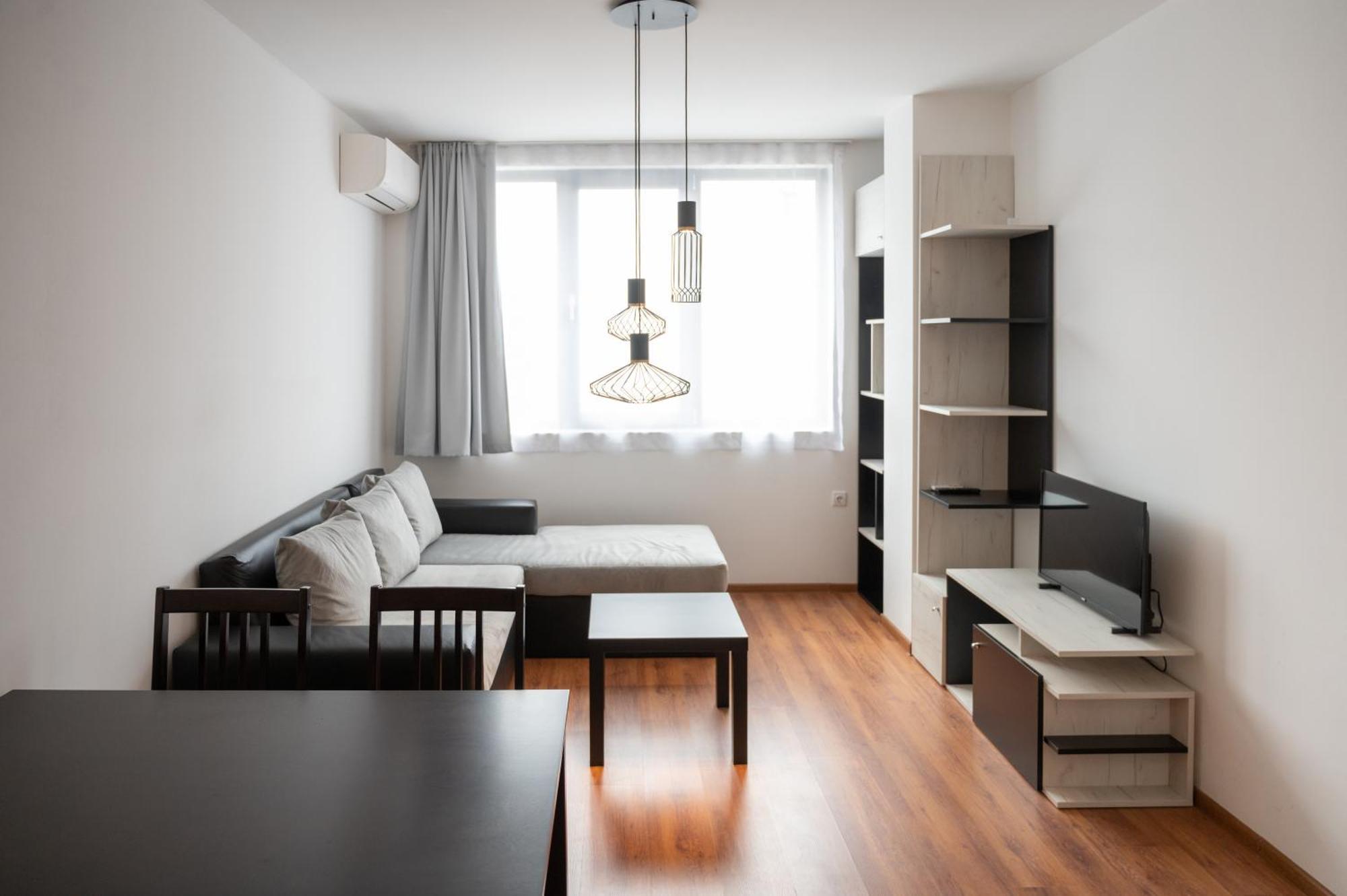 Apartment Sunny 1bdr Near Center