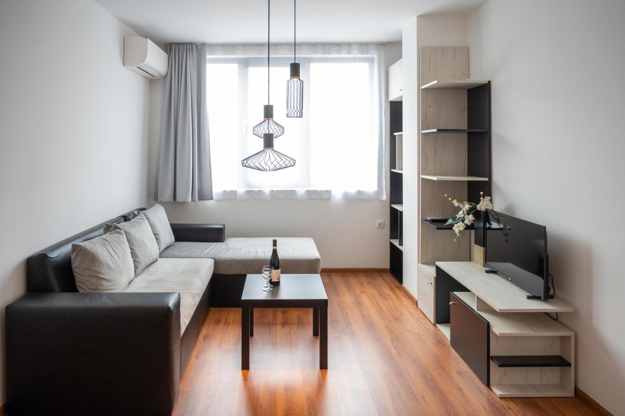 Apartment Sunny 1bdr Near Center *