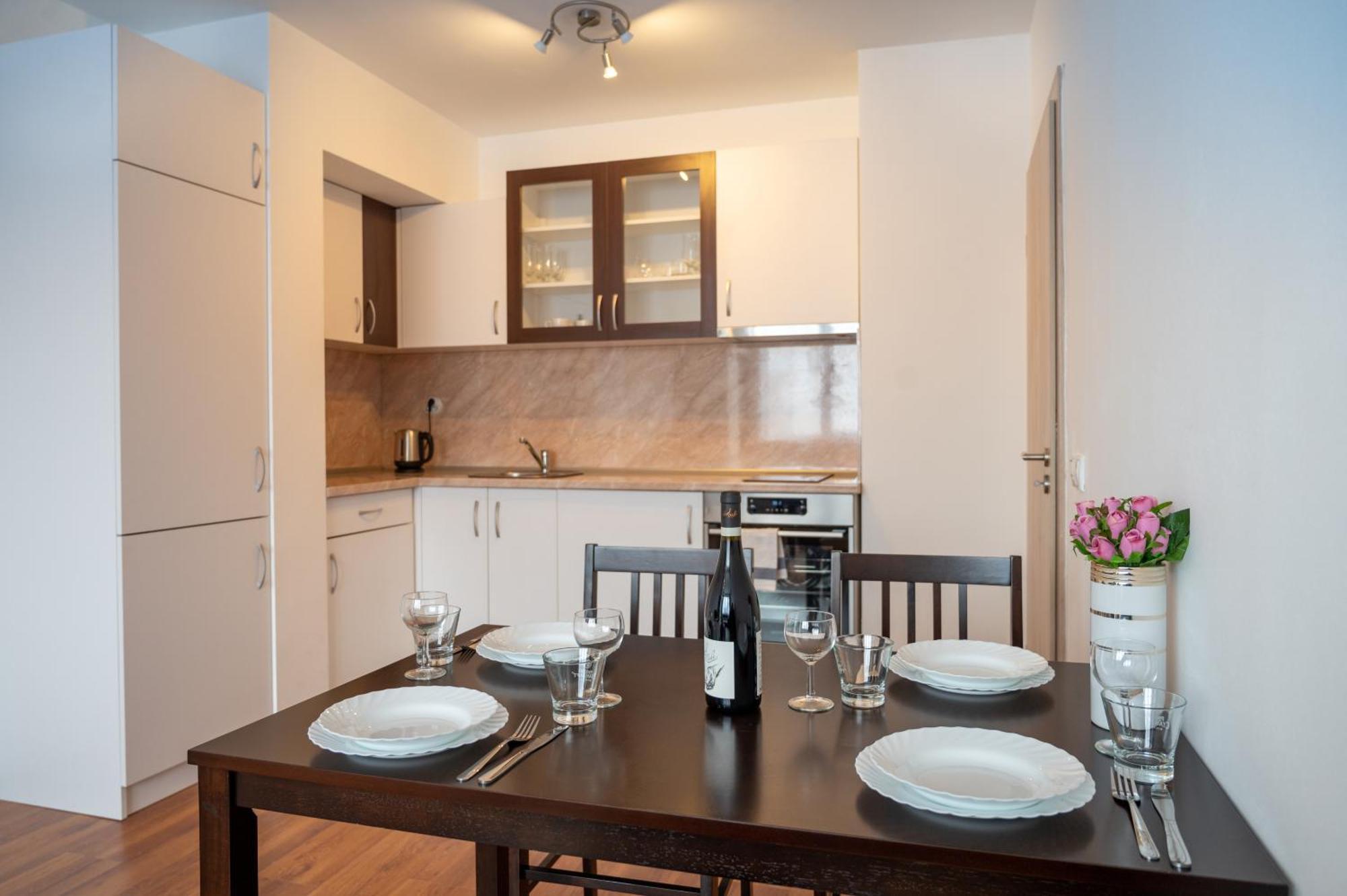 Apartment Sunny 1bdr Near Center *
